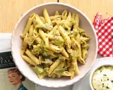 Penne con carciofi, un piatto cremoso e saporito, pronto per essere gustato.