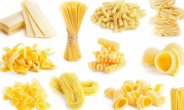 Una carrellata di diversi tipi di pasta: lasagne, spaghetti, fusilli, fettuccine, conchiglioni, farfalle, capelli d'angelo e maccheroni.