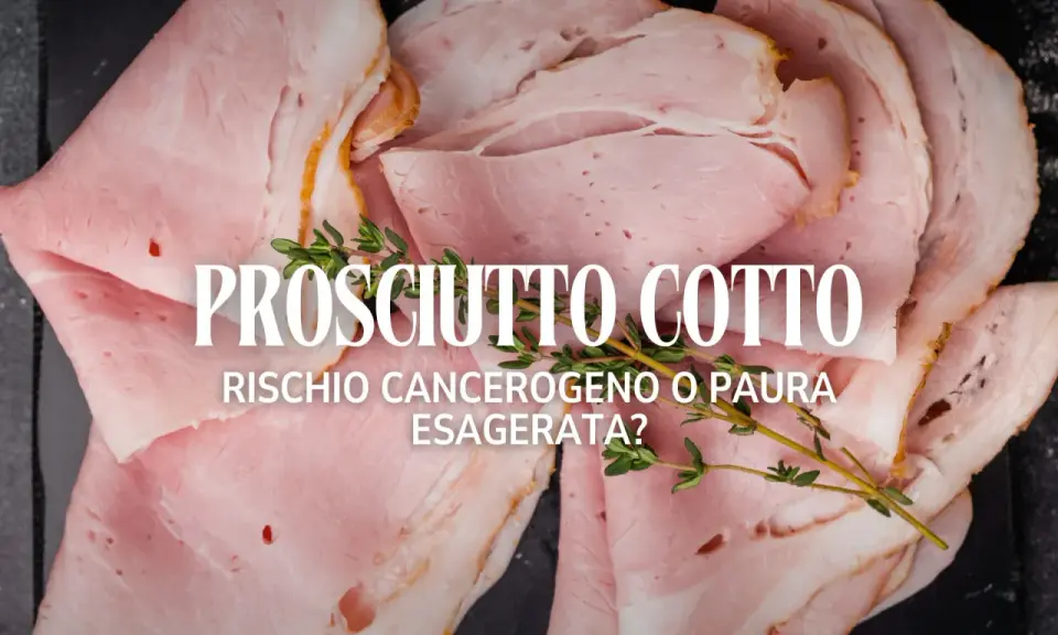 Fette di prosciutto cotto, con testo che interroga sul rischio cancerogeno.